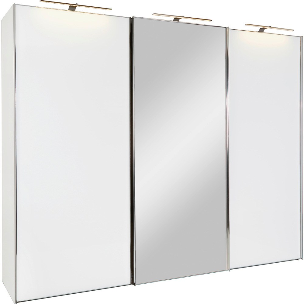 Moderní skříň s posuvnými dveřmi vyhotovenými v alpské bílé barvě se skleněným povrchem přináší do ložnice funkčnost a elegantní vzhled. Jedny ze tří dvěří disponují velkým zrcadlem. Lištové úchyty v barvě chromu zaokrouhlují celkový design. Velký šatník o rozměrech cca 336 x 240 x 68 cm (Š / V / H) je vybaven 3 posuvnými dveřmi - velké zrcadlo vizuálně zvětšuje prostor a je