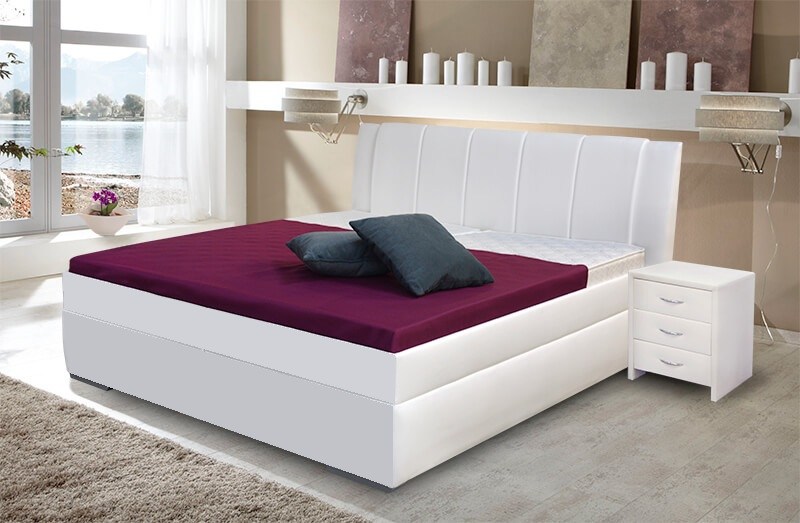 Komfortní manželská postel se zvýšeným lůžkem
