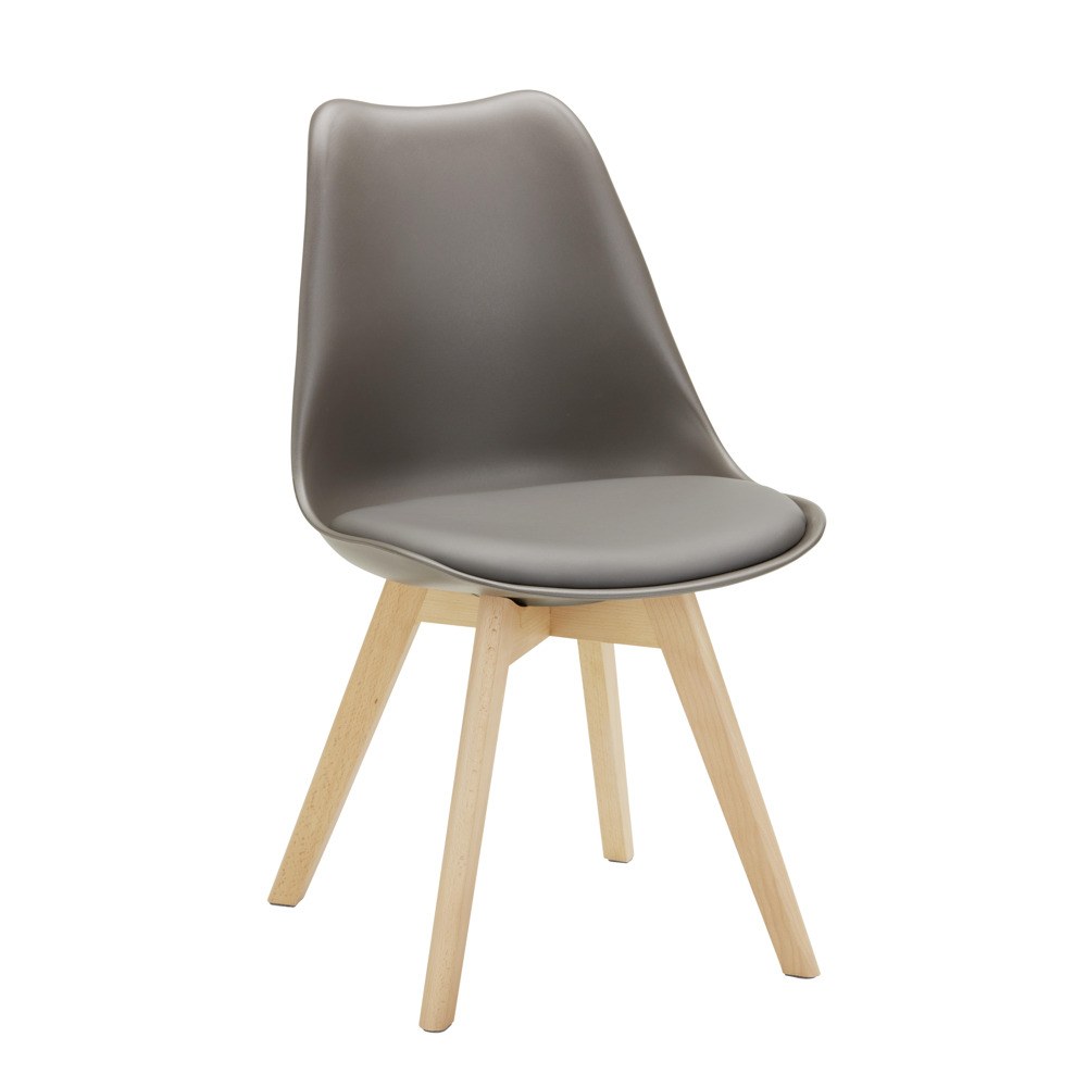 Tento výrobok je k dispozícii iba ONLINE.Moderná a vkusná stolička JUDY v sivej farbe prinesie do domova nádych škandinávskeho štýlu. Stolička je vyrobená s robustným plastovým sedadlom a s