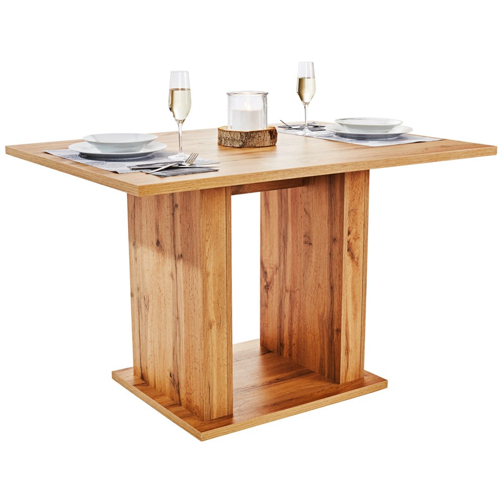 Tento krásný jídelní stůl s melaminovým povrchem v dekoru dub Wotan přinese klid a pohodlí do vašeho domu díky svému jednoduchému designu. Model s rozměry 120 x 74 x 80 cm (Š / V / H) s masivními sloupovými nohami
