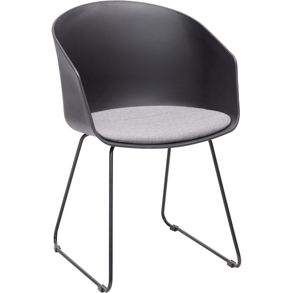 Tenhle tovar je k dispozici POUZE ONLINE.Židle s područkami BOGART v trendové formě. Pevné kovové černé nohy lakované dělají ze židličky dizajnový kousek. Díky šedému polstrování z kvalitní studené pěny je židle obzvlášť