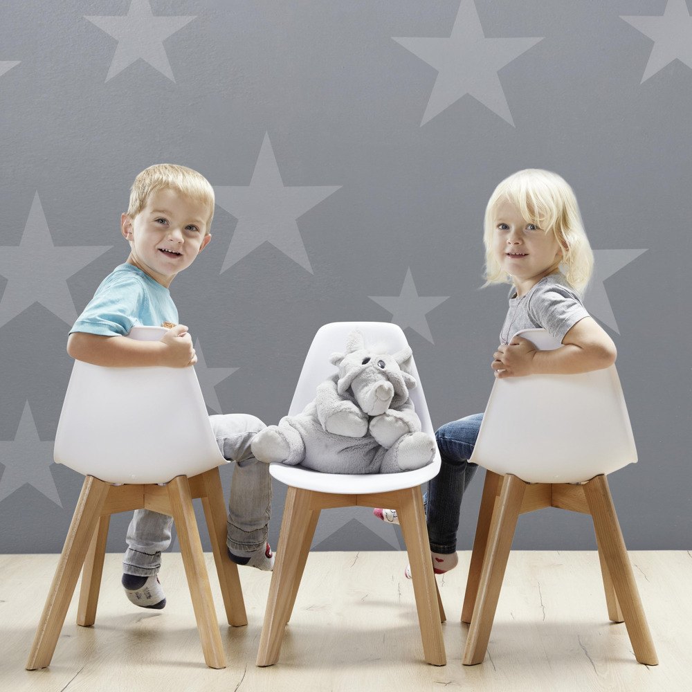 Tento výrobek je k dispozici POUZE ONLINE.   Pěkná židle TIBBY pro děti v bílá a přírodní barvě je perfektním doplňkem do dětského pokoje. Na moderní dětské židli s pevným plastovým sedákem a čtvercovými nohami vyrobenými